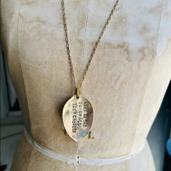 Convertible green onyx and prehnite hand stamped necklace. - Picture 6 of 7